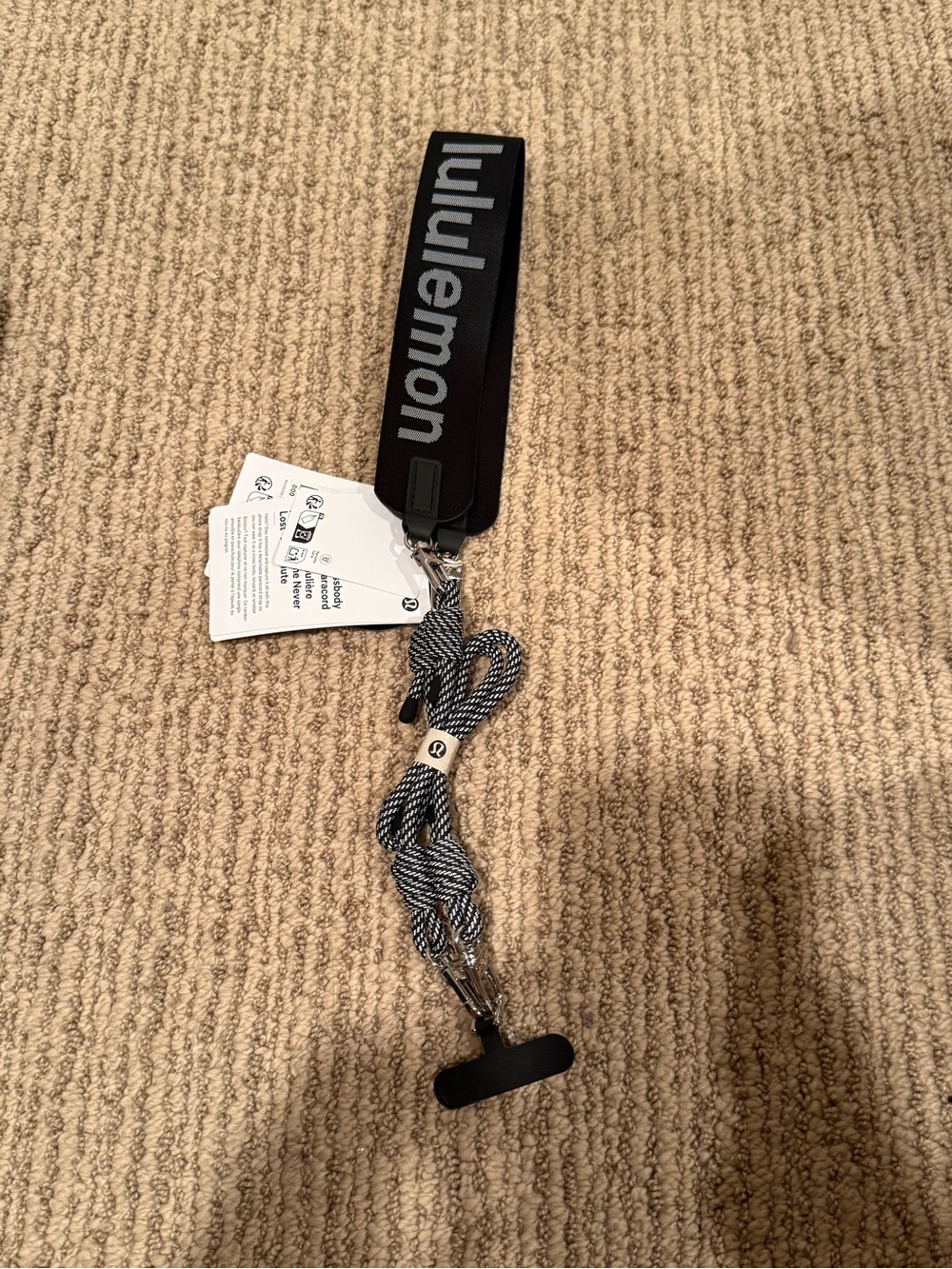 NWT lululemon Black Never Lost Crossbody Phone Strap Paracord